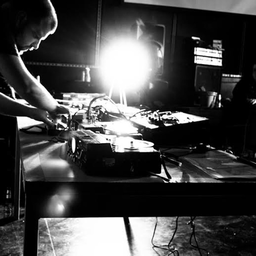 Howlround - Bad Timing