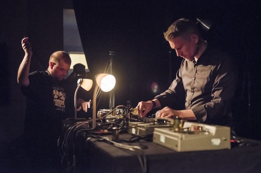 howround-at-revolten